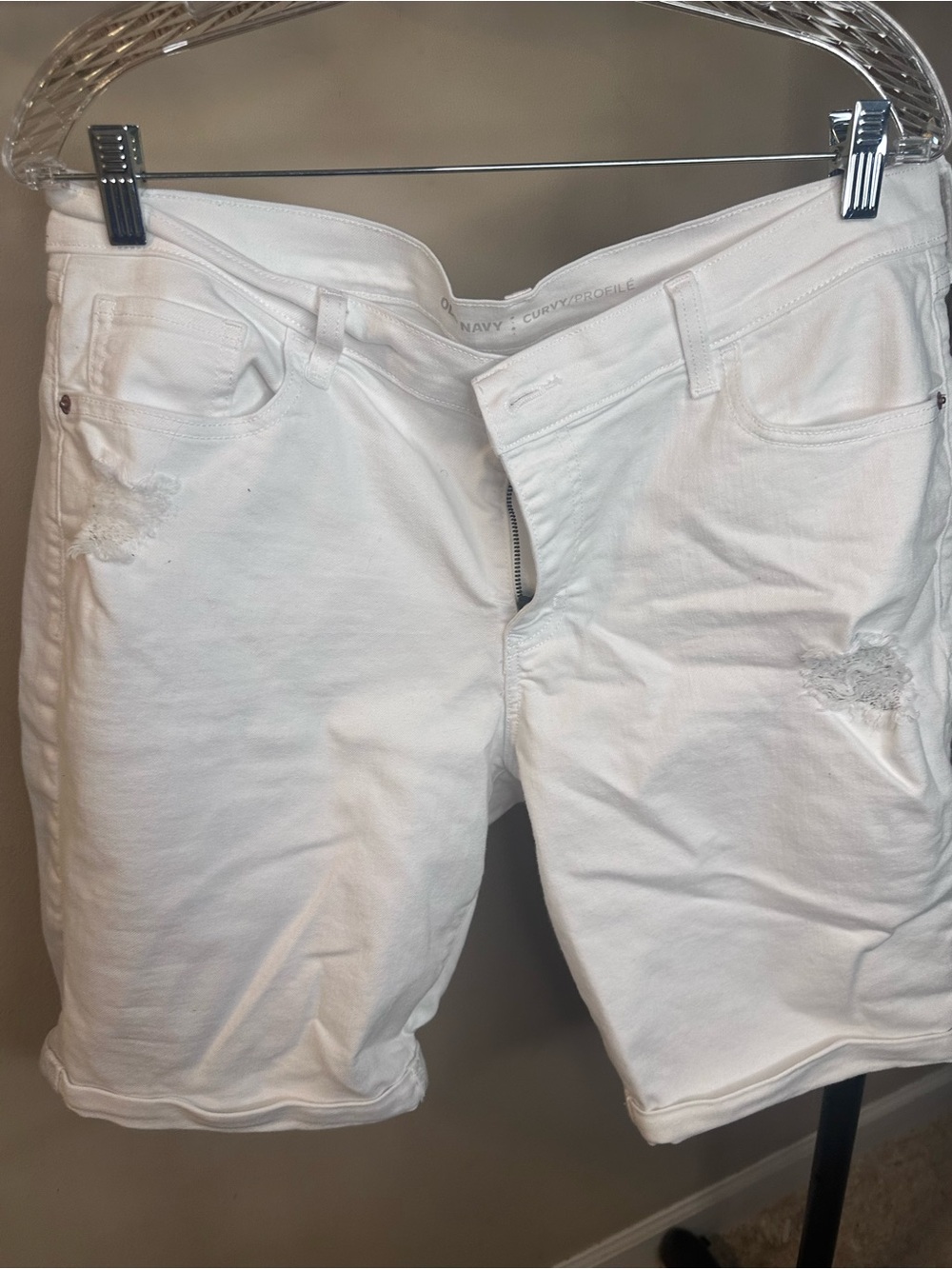 White Distressed sShorts - Curvy Profile